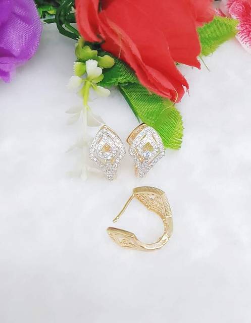 Anting-anting Permata 001-004