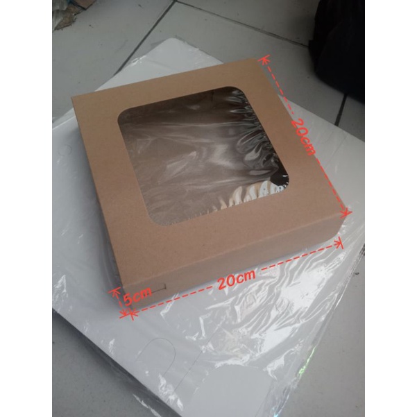 

Dus Coklat ukuran 20x20x5/Dus Kraft Ukuran 20x20