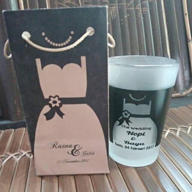 

Souvenir gelas jas + paperbag (isi 100)