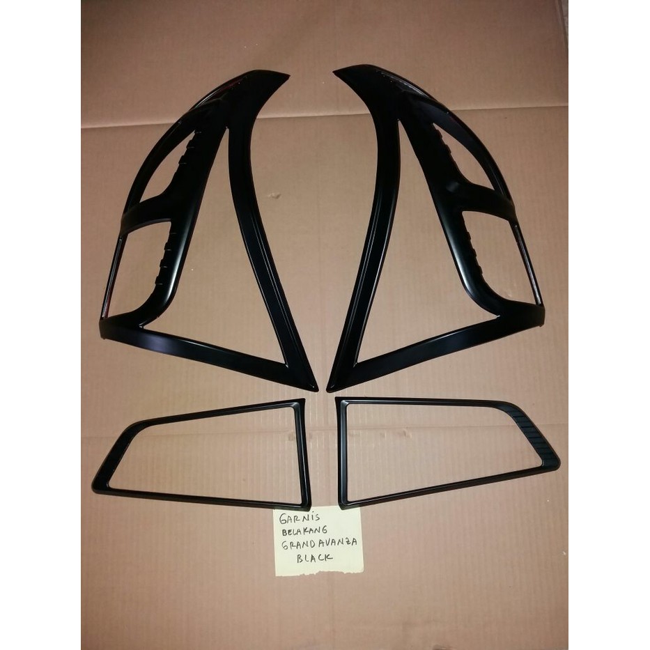 Garnish - List - Lis Lampu Belakang Grand Avanza Hitam