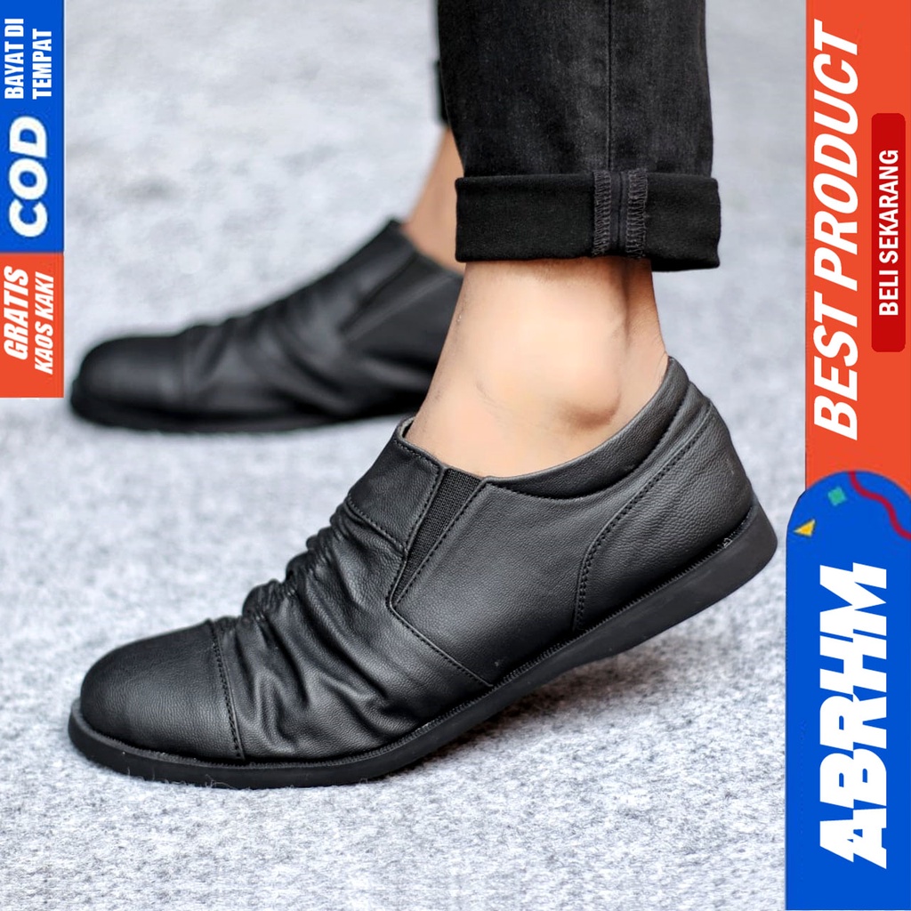 Sepatu Slip on Pria Santai Casual Formal Kulit Syntetic Kerja Kantor Kuliah Kondangan Hitam Keren Terbaru