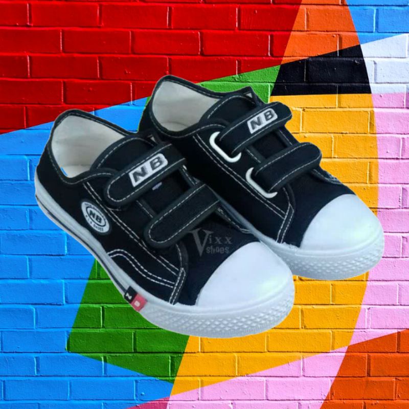 Sepatu sekolah sneakers TK/SD PRIA/wanita