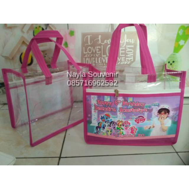 

Tas souvenir ultah mika model kantong resleting depan