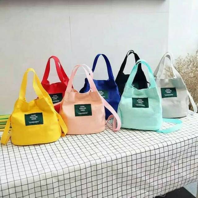 Tas Selempang Wanita Kanvas Living Traveling Share