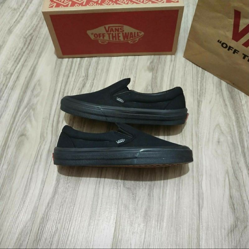 Vans Slip On Full Black Impor China BNIB Pria Wanita