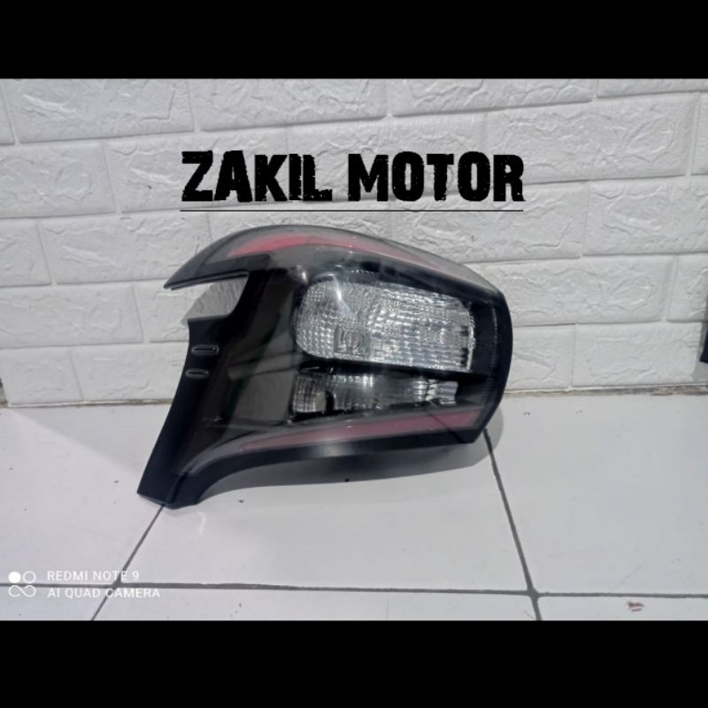 Stoplamp lampu belakang Toyota Sienta Q original