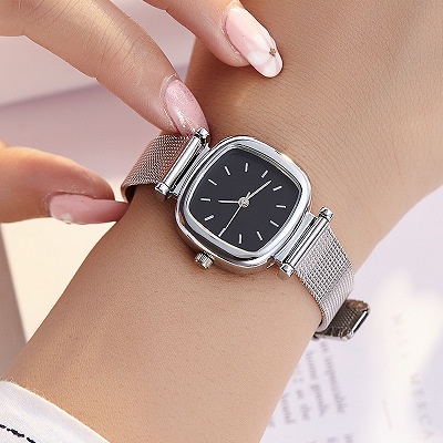 Jam Tangan Wanita Kecil Elegan Dial Kotak Dengan Strap Karet Pasir Fashion Casual Wanita