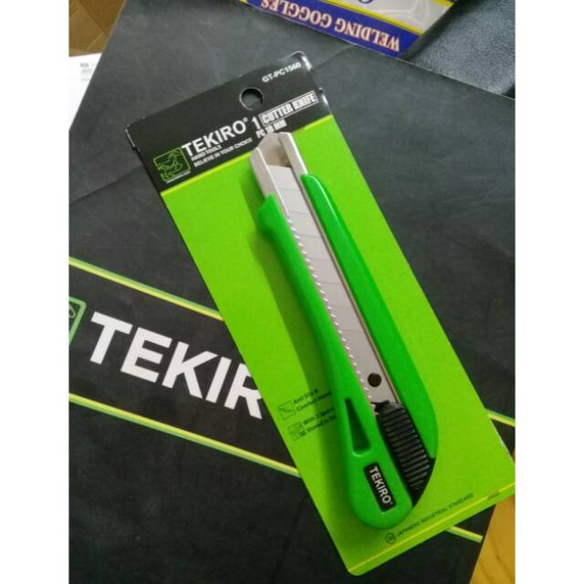 

Zyd Pisau Cutter Besar Tekiro 18mm Cutter Knife