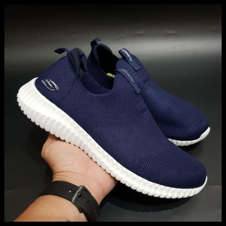 A8CV SEPATU WANITA SKECHERS MUZZIN FLEX SLIP ON / SKECHER WOMEN - HITAM PUTIH, 36 LV4B