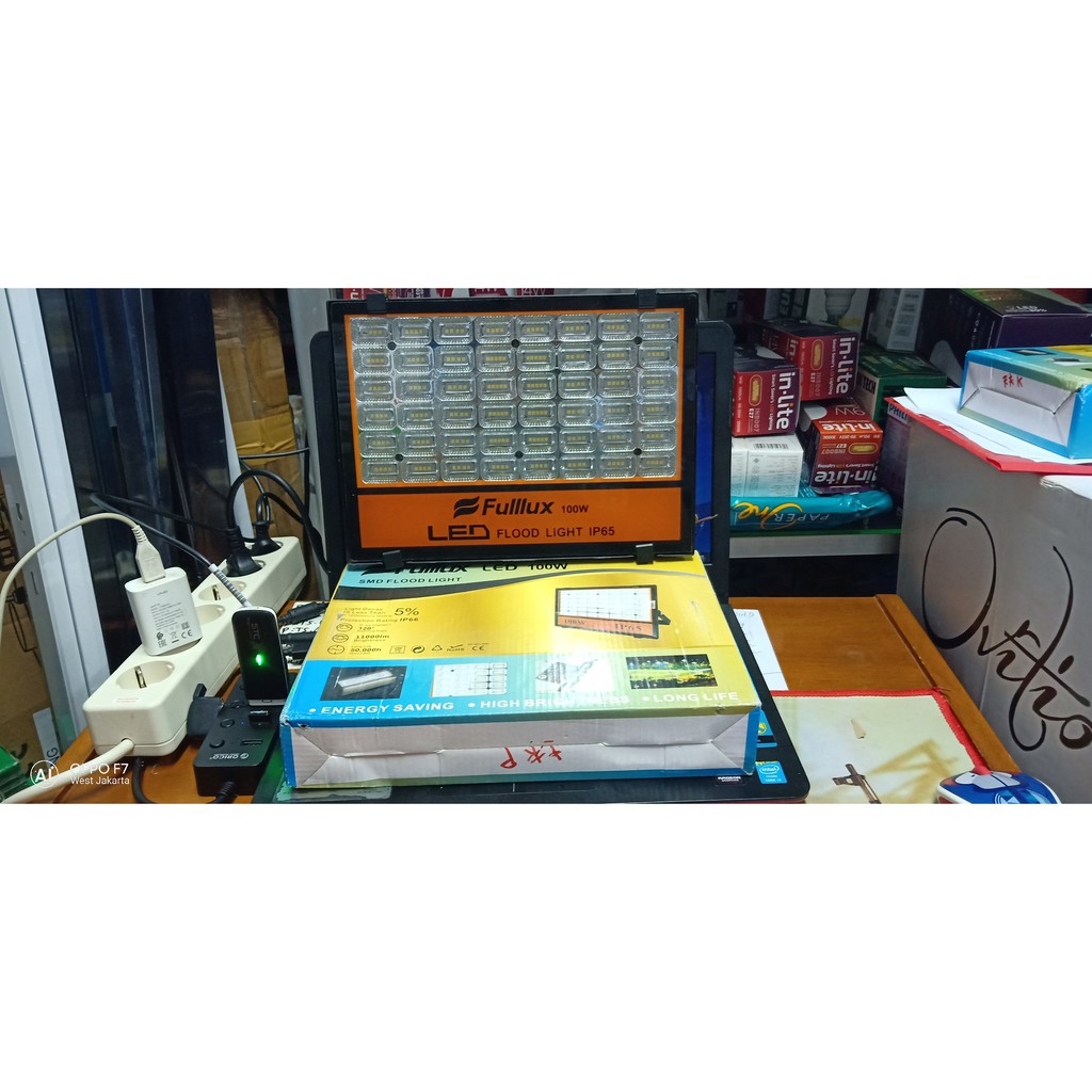 Lampu Tembak Floodlight LED 100 Watt IP66 Outdoor