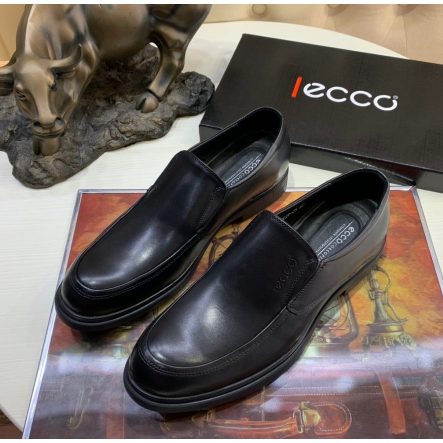 ecco slip resistant shoes