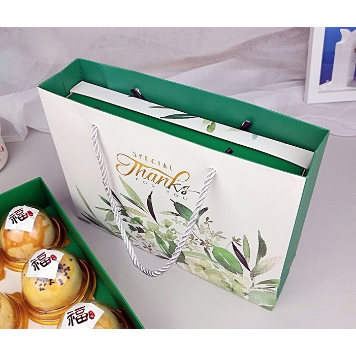 

Green Tree Leaf Paperbag 25.5x18x5cm Goodie Bag Paper Bag Kantong box Kue packaging cake