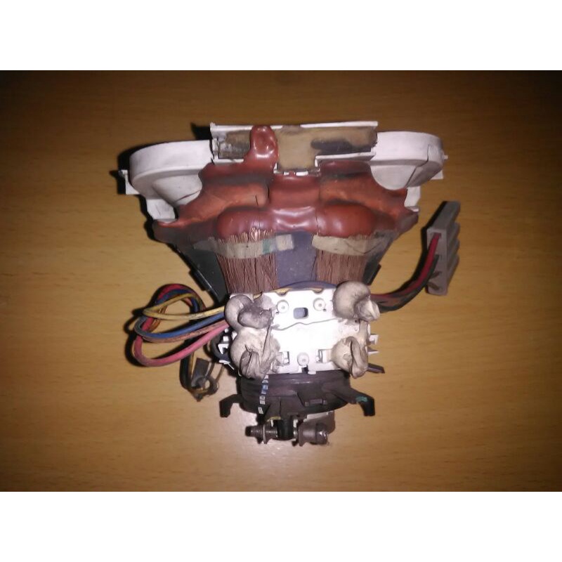 Konde yoke tv LG Ultra Slim 14inch