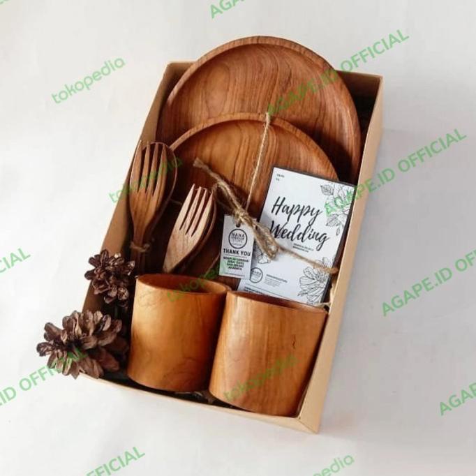 

HAMPERS PARCEL KADO ULANG TAHUN NIKAHAN WEDDING VALENTINE GIFT SG