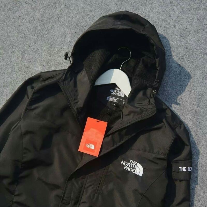 JAKET THE NORTH FACE PREMIUM WATERPROOF/SAKU SAMPING warna hitam siap kirim bisa pake gosend