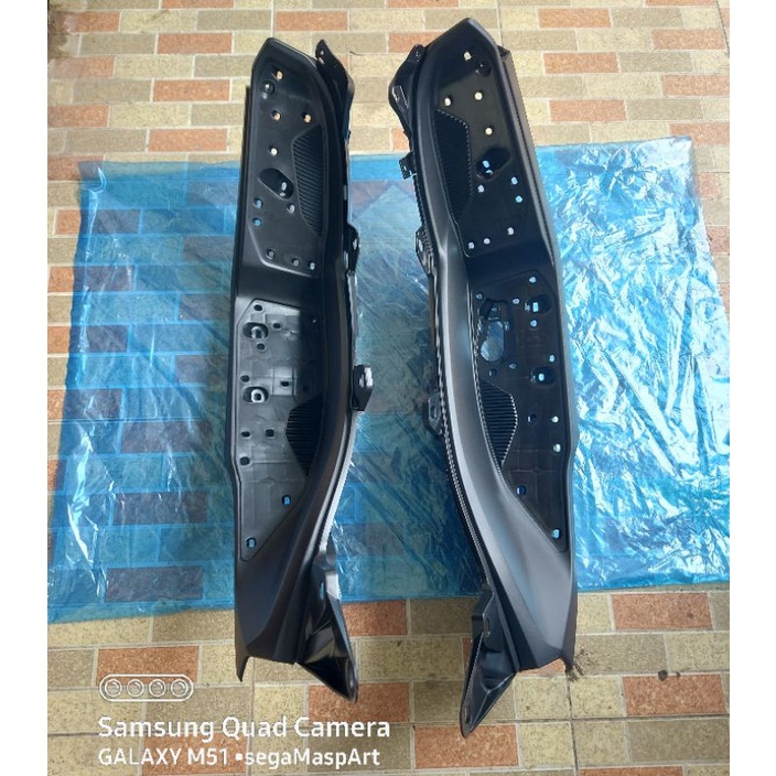 bordes pijakan kaki set kanan kiri yamaha nmax new 2020 2021 B6H original