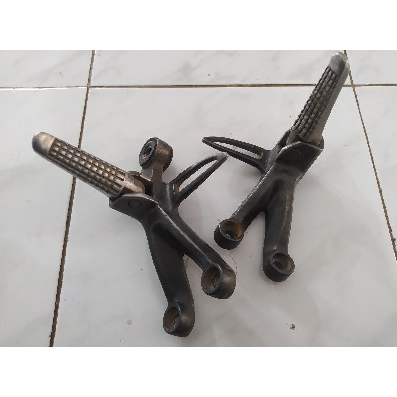 FOOTSTEP BUSTEP BELAKANG SATRIA FU ORIGINAL PNP