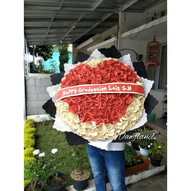 Buket Jumbo Besar Hadiah Ulang Tahun dan Wisuda dengan Bunga Kain Flanel, Bisa Custom