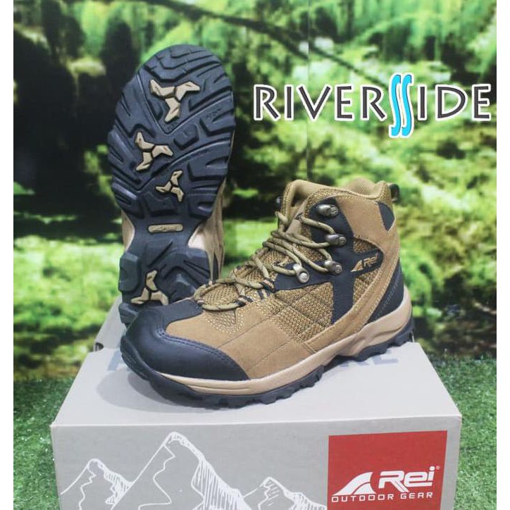 SEPATU GUNUNG REI VOLGA