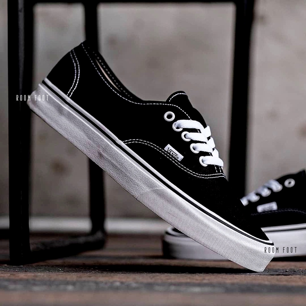 Sepatu Authentic Black White / Sneakers Authentic Hitam Putih