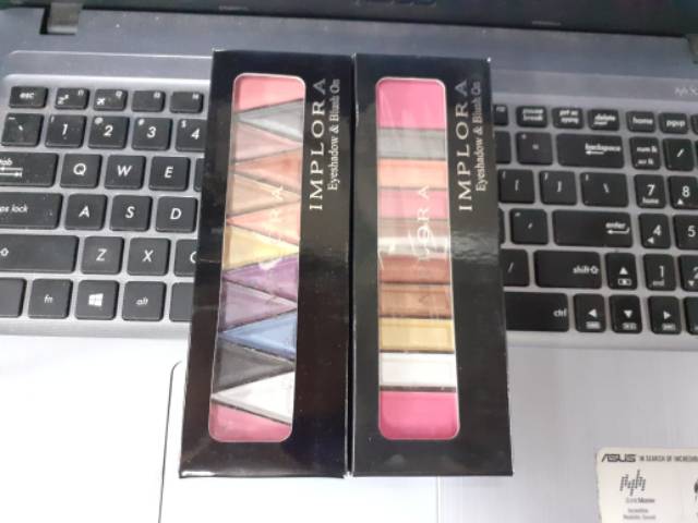 EYESHADOW IMPLORA PALETTE