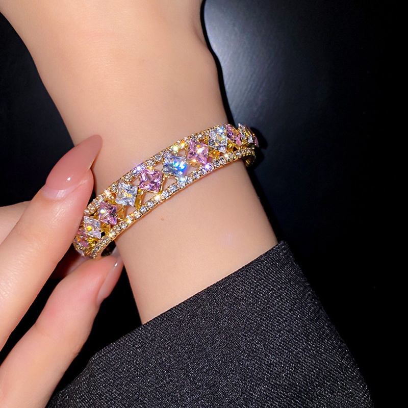 Gelang Tangan Terbuka Gaya Korea Motif Geometri Aksen Zircon + Kristal Warna Pink / Hijau Untuk Wanita