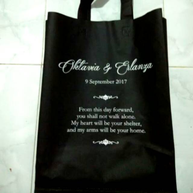

Tas Goodie Bag Spunbond 40x29x8 Press lipat Samping
