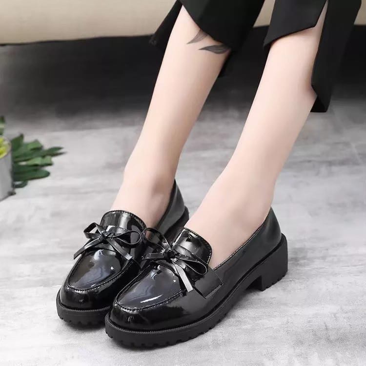 SEPATU WANITA LOAFERS / SEPATU FLAT DOCMART STYLE PITA PREMIUM 007