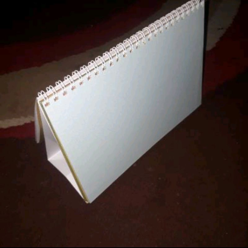 

Bahan Kalender duduk soft A5 1 set dudukan bahan ring