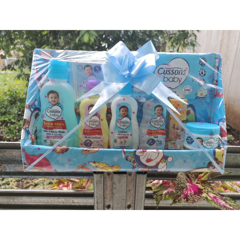 kado set box bayi baru lahir / hempers baby girl/ hempers baby boy / hadiah bayi/ perlengkapan mandi bayi/ kado sambang bayi/laki laki perempuan/ murah/ lengkap/ cussons baby/ hadiah anak /balita/ parcel kado bayi cussons baby