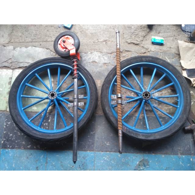 Roda gerobak ruji besi 8 dan roda gletrek merah