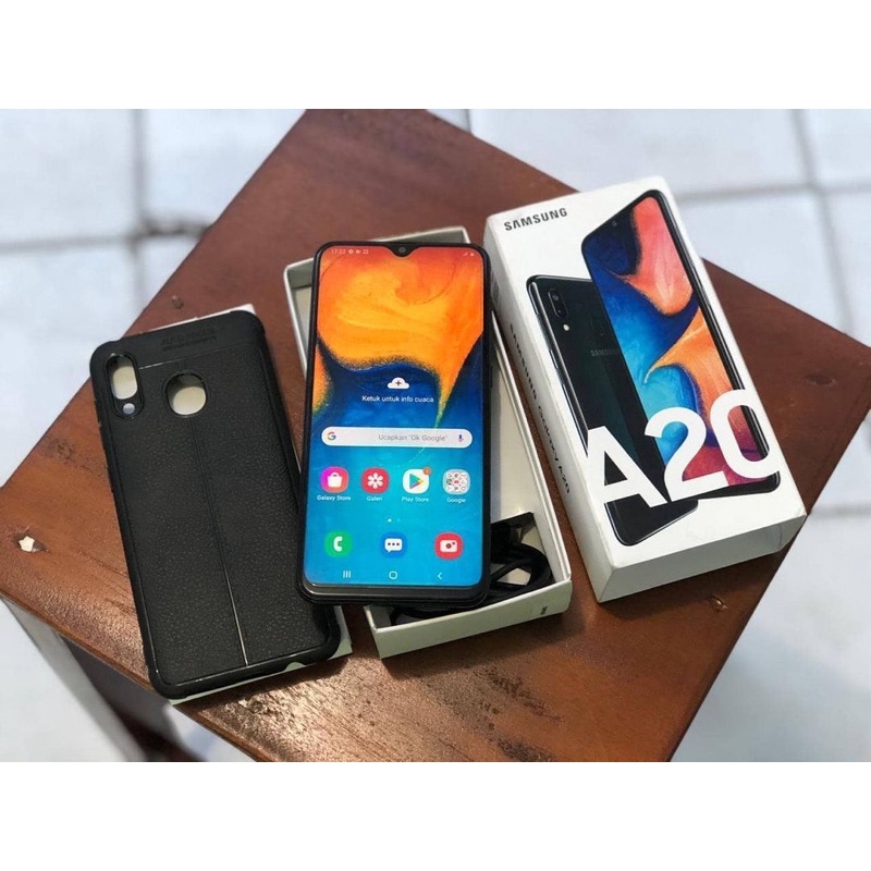 handphone Samsung Galaxy A20 3/32 second/seken fullset nominus ex garansi indonesia