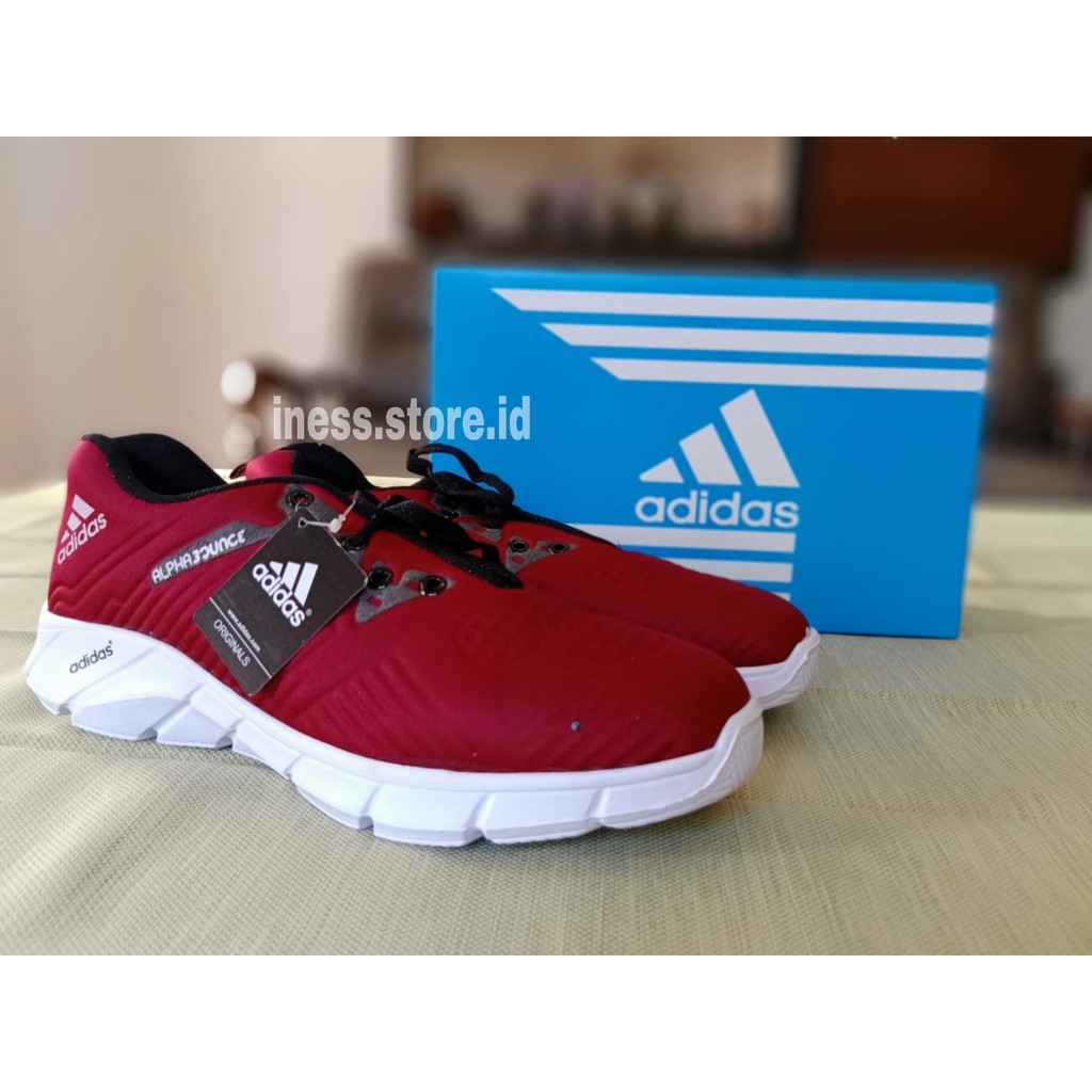 Sepatu Sneakers Pria Adidas terbaru termurah