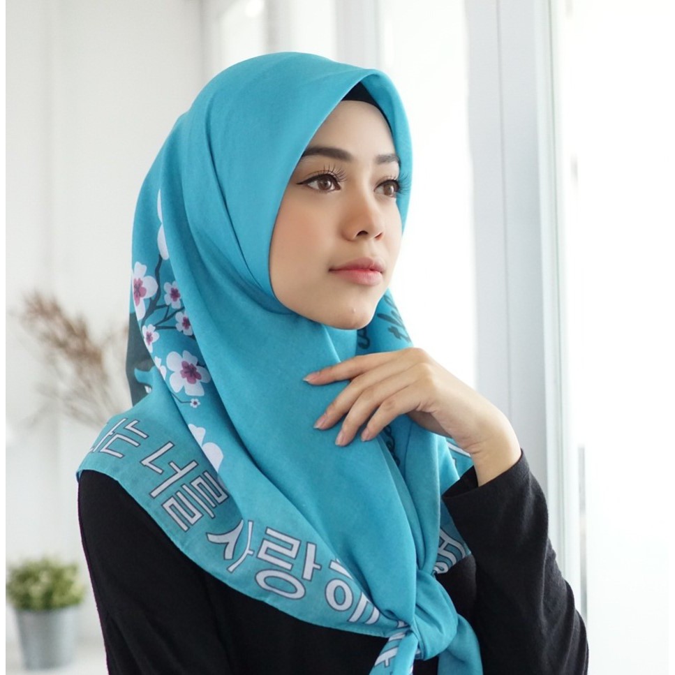 Jilbab Kerudung Biru Muda Motif Sakura Bahan Voal G-11 Nyaman Dipakai Mudah Dibentuk Trendy