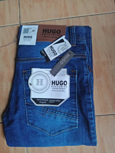 Celana Jeans Slim Fit Pria