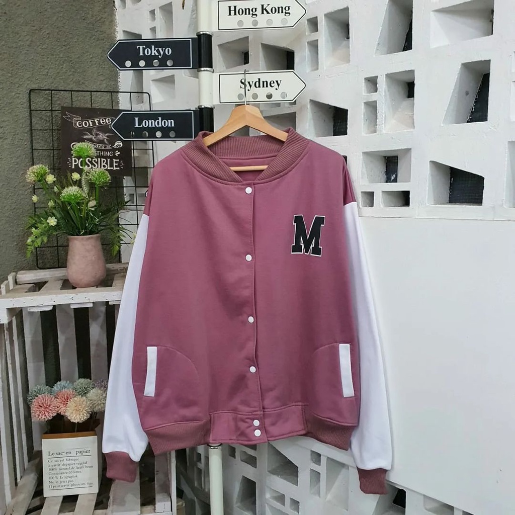 Jaket Sweater Baseball M bisa untuk pria/wanita size L XXL