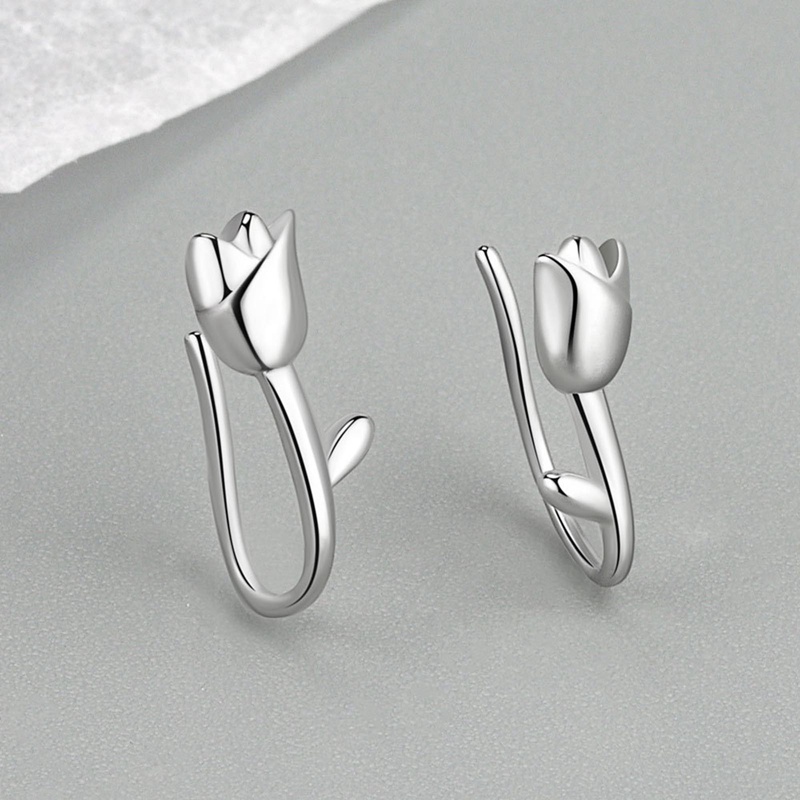 Anting Stud Desain Bunga Mawar Tulip Warna Silver Gaya Retro Perancis Untuk Wanita