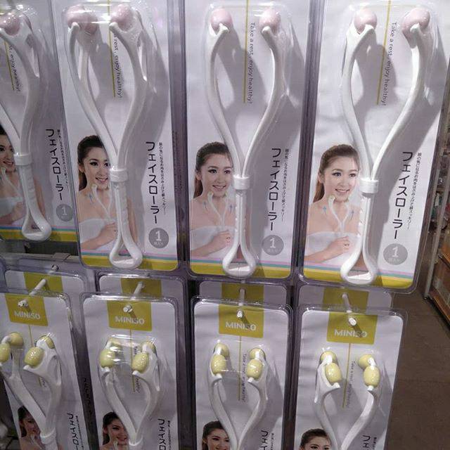 Alat Pijat Wajah | Face Roller Massager Miniso