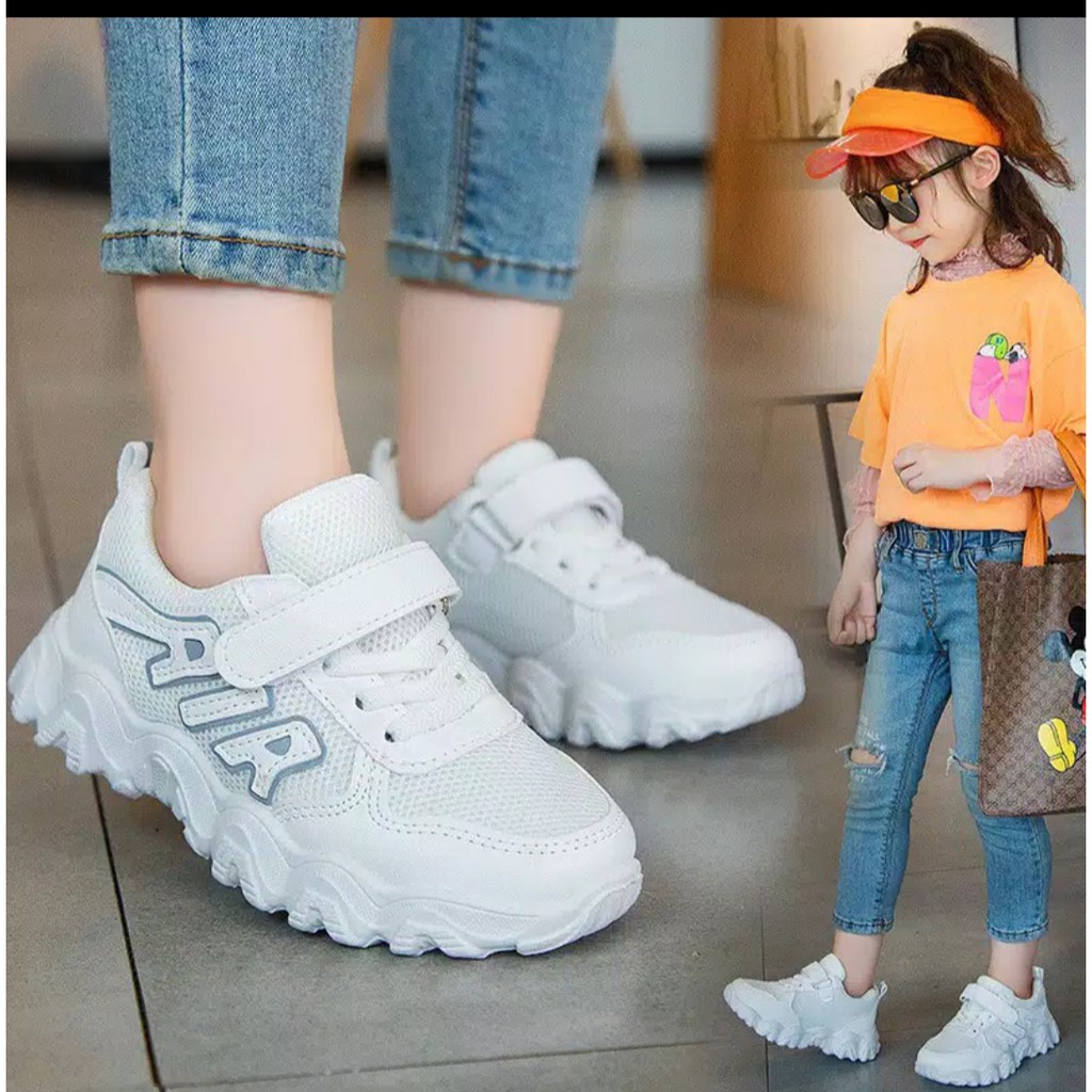 Sepatu Sneakers Anak Lokal Sporties AS135