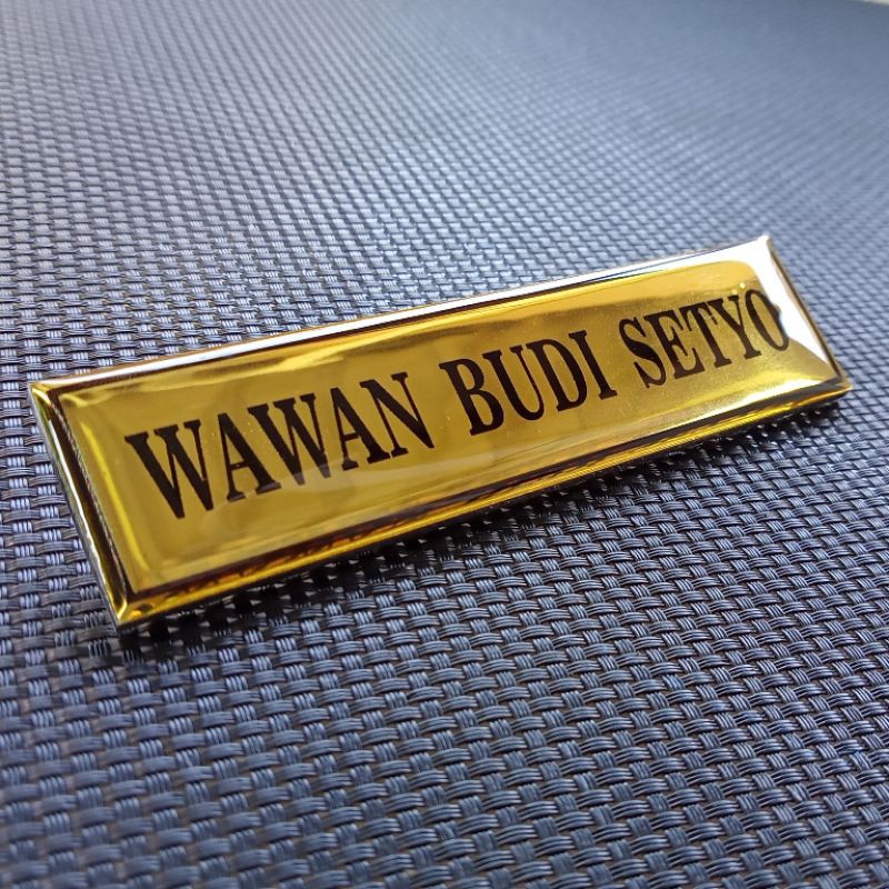 Name Tag Papan Nama Warna Gold Emas Mengkilat - Peniti - Magnet #Name Tag Indonesia