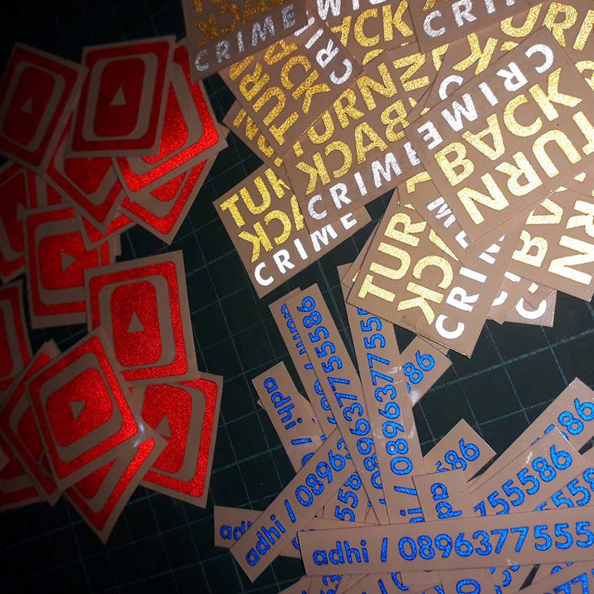 

STIKER NAMA 10 CM CUSTOM CUTTING STICKER