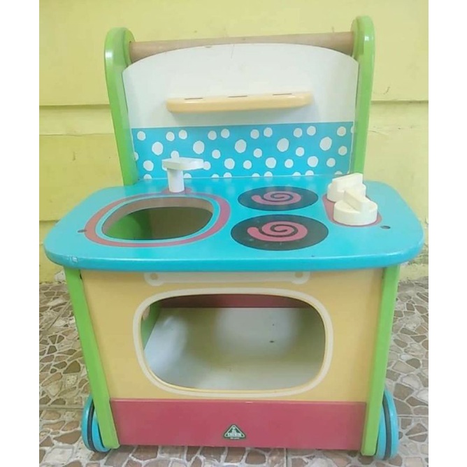 Preloved elc wooden activity kitchen minus Perlengkapan dan pemakaian