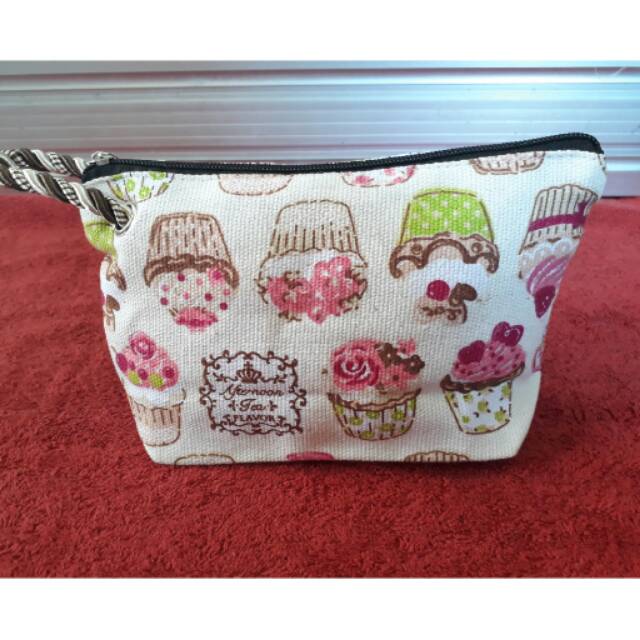 

Kotak pensil/kotak make up/ tempat penyimpanan murah canvas