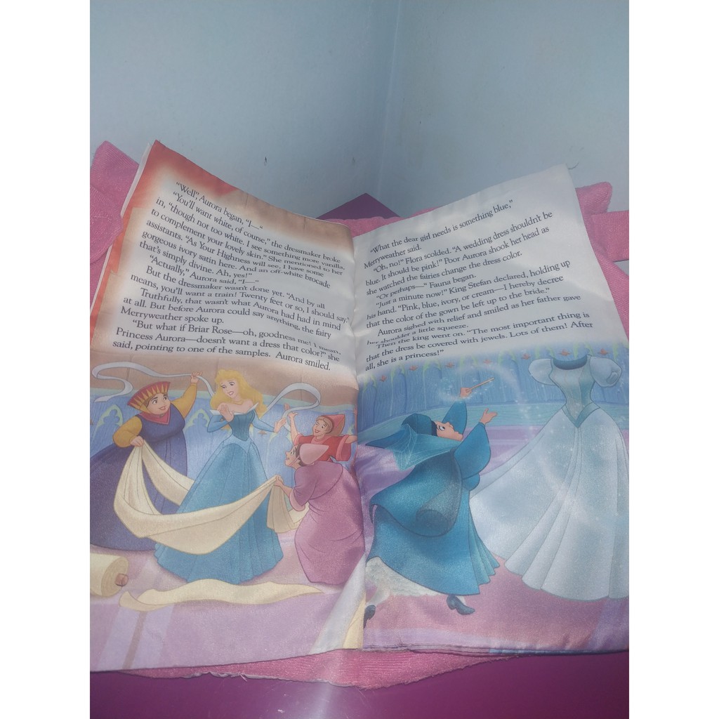 Boneka buku cerita Sleeping Beauty