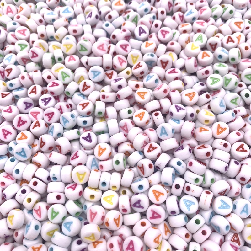 100 Pcs / lot Manik-Manik Bulat Datar Motif 26 Huruf Ukuran 4x7mm Warna Putih Untuk Aksesoris Perhiasan