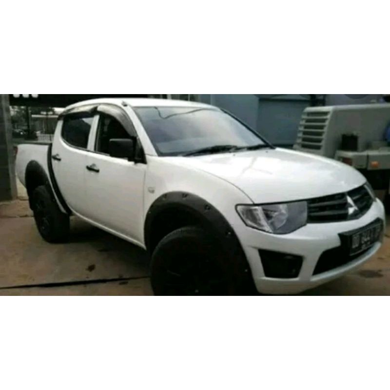 Over fender strada Triton Mitsubishi lama 2006-2014