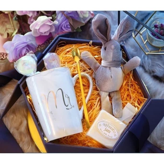 

PAKET PARCEL NATAL HADIAH SPESIAL / GROOMS BOX WEDDING FE64SD6