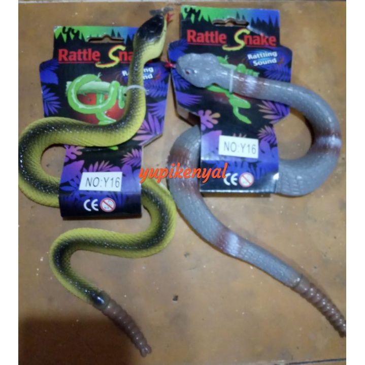 MAINAN ULAR KARET BESAR