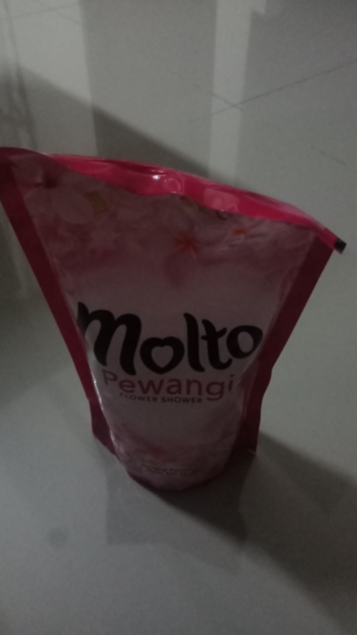 Molto Pewangi Pakaian Floral Bliss | Flower Shower 820ml