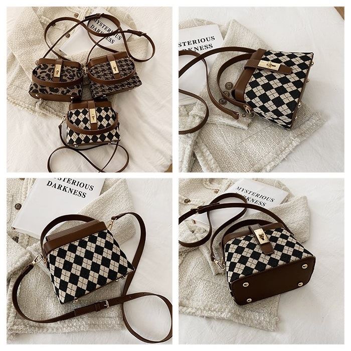 MV_Marvelouz MV700695 Tas SLINGBAG Wanita Terbaru Terkini Fashion Macam Motifnya ada talpan Import 1kg bisa 2 pcs supplier tas import JT0695 EL 5411 BQ3460  GT1955 LT2116